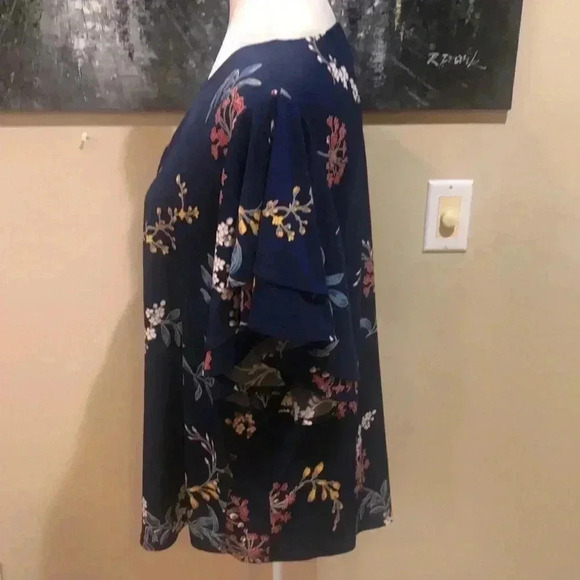 Liz Claiborne Career Floral Top Layered Oversized Short Bell Sleeves-Size XL - Picture 3 of 9